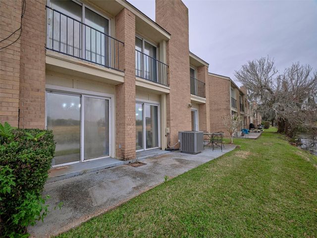 1817 Veranda Drive, West Columbia, TX 77486