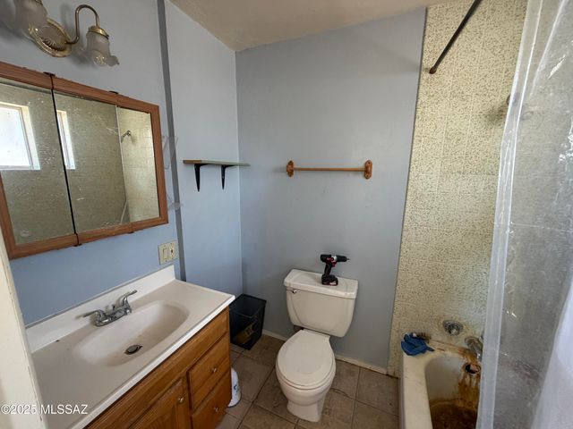 2817 E Frontage Road, Amado, AZ 85645