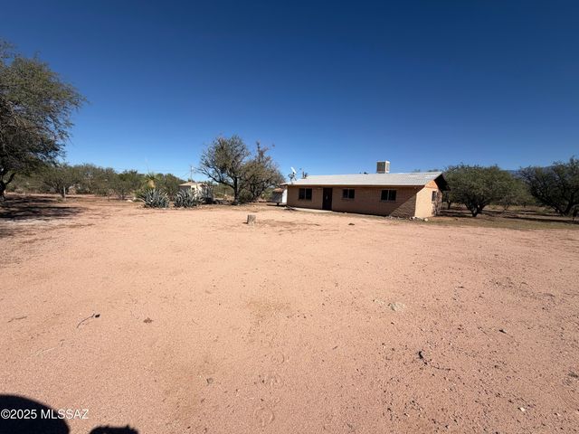 2817 E Frontage Road, Amado, AZ 85645