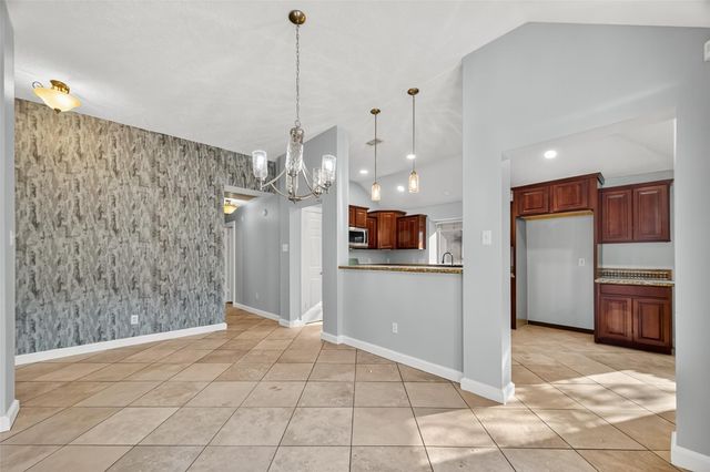8802 Kensington Court, La Porte, TX 77571
