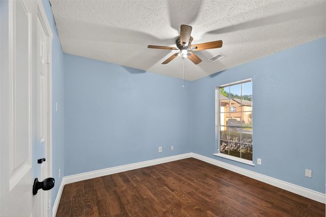 8802 Kensington Court, La Porte, TX 77571