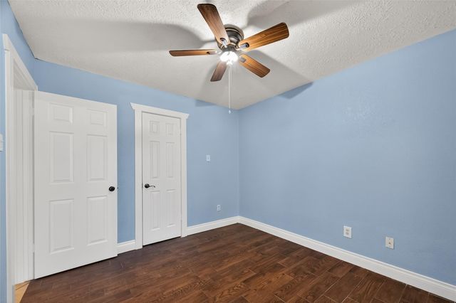 8802 Kensington Court, La Porte, TX 77571