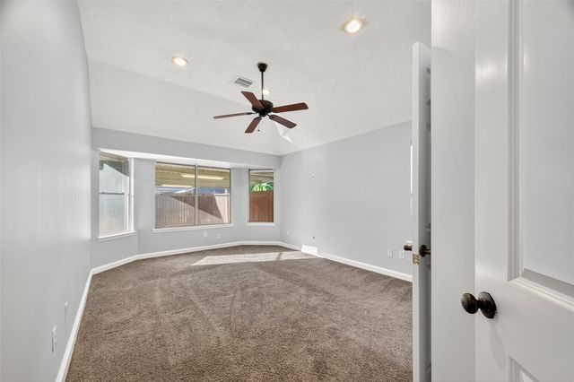 8802 Kensington Court, La Porte, TX 77571