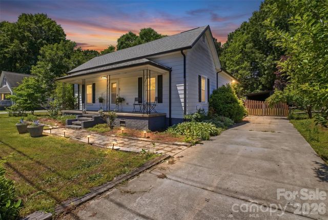 30 Selma Drive, Mooresville, NC 28115