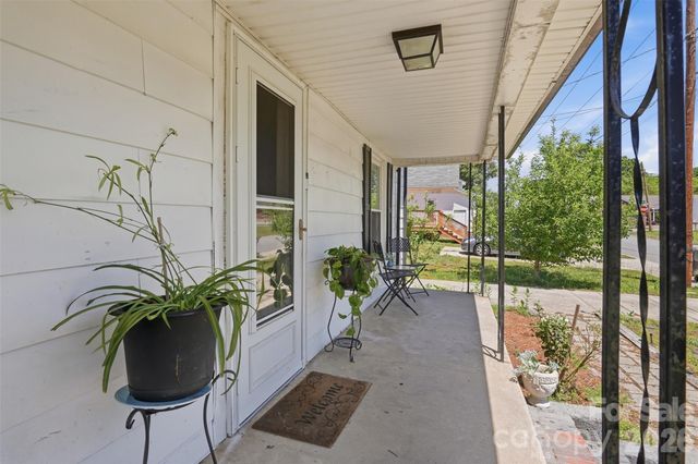 30 Selma Drive, Mooresville, NC 28115