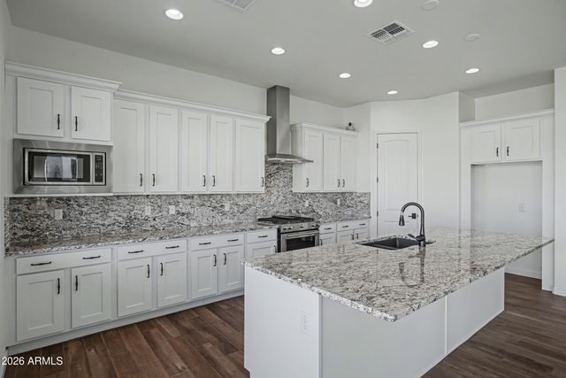 8032 E JUNE Circle, Mesa, AZ 85207