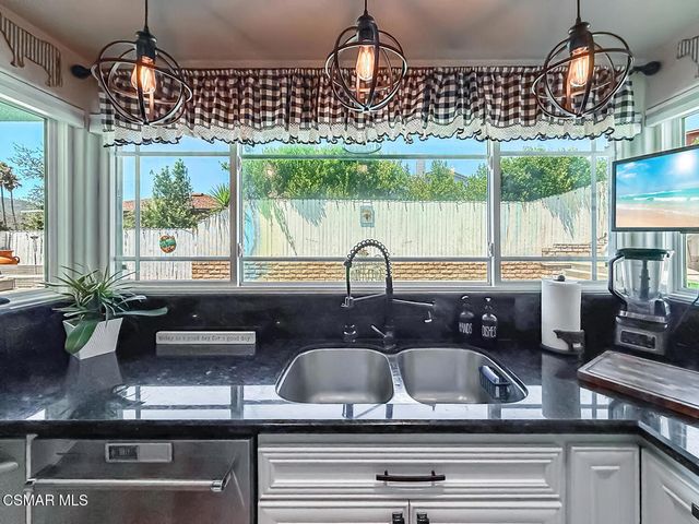 371 Havenside Avenue, Newbury Park, CA 91320