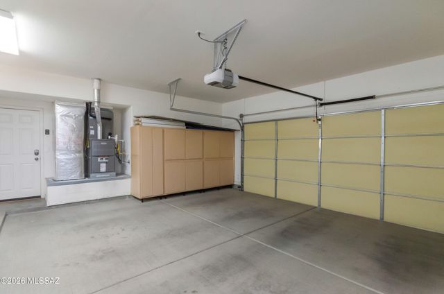 8136 N Night Pony Drive, Tucson, AZ 85743