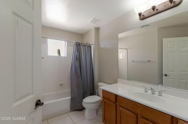 8136 N Night Pony Drive, Tucson, AZ 85743