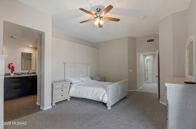 8136 N Night Pony Drive, Tucson, AZ 85743