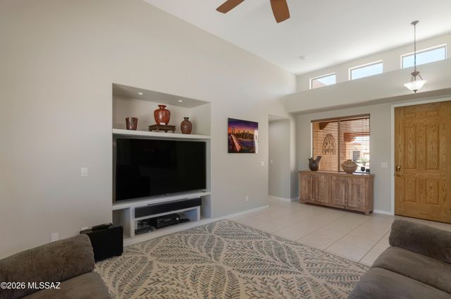 8136 N Night Pony Drive, Tucson, AZ 85743