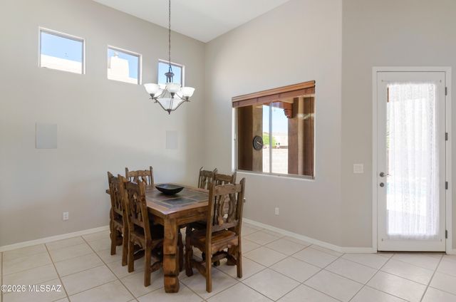 8136 N Night Pony Drive, Tucson, AZ 85743