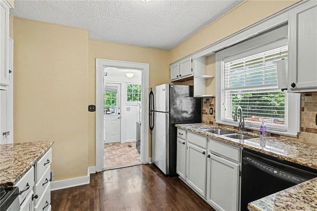 5642 Harrison Street, Kansas City, MO 64110