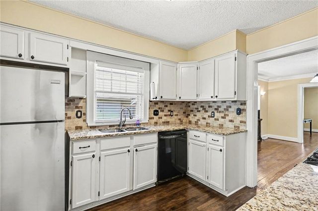 5642 Harrison Street, Kansas City, MO 64110