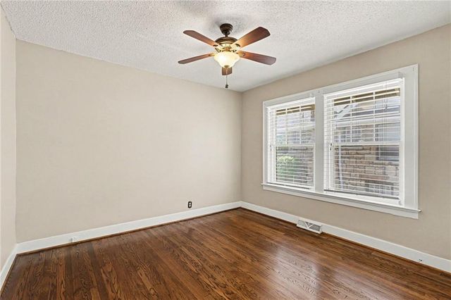 5642 Harrison Street, Kansas City, MO 64110