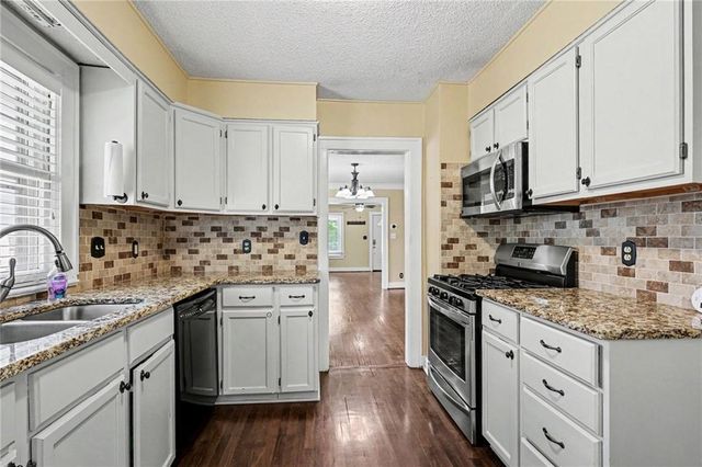 5642 Harrison Street, Kansas City, MO 64110