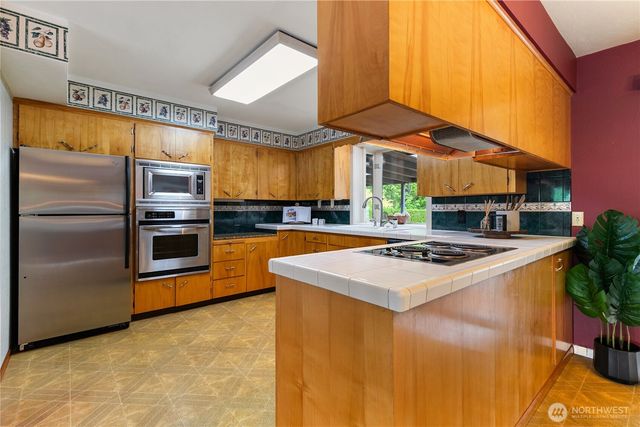 3024 Cherrywood Avenue, Bellingham, WA 98225