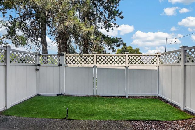 7878 N WILDING Dr, Spokane, WA 99208