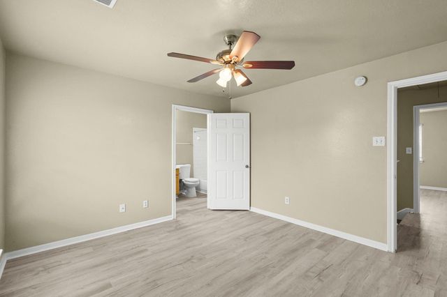 105 Green Isle Ave Avenue 120, Dickinson, TX 77539