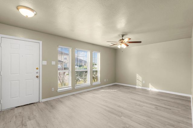 105 Green Isle Ave Avenue 120, Dickinson, TX 77539