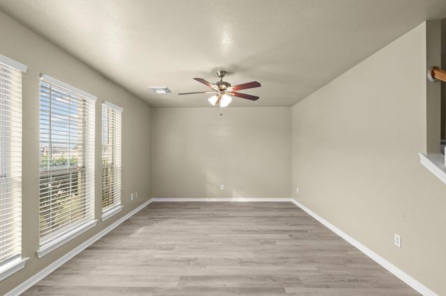 105 Green Isle Ave Avenue 120, Dickinson, TX 77539