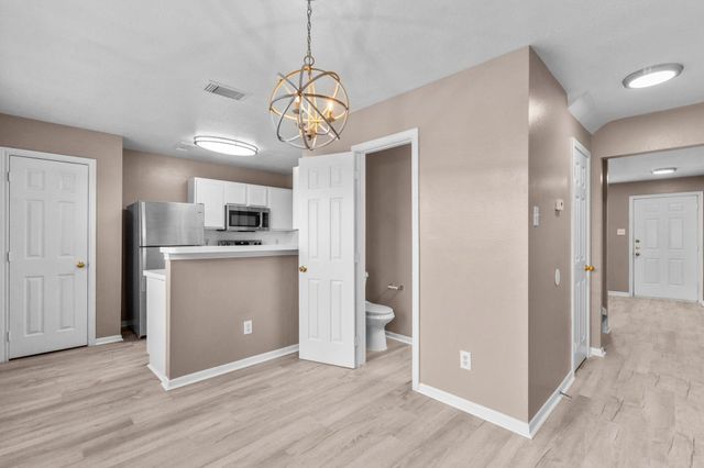 105 Green Isle Ave Avenue 120, Dickinson, TX 77539