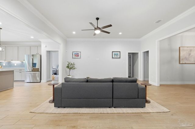 3050 Mountain Laurel Tr, Cantonment, FL 32533