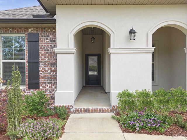 3050 Mountain Laurel Tr, Cantonment, FL 32533