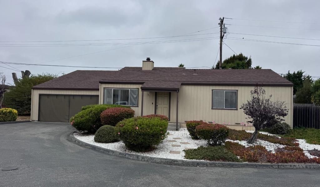 Image 1 of property listing at 3080 Crumpton Lane 21, Marina, CA 93933