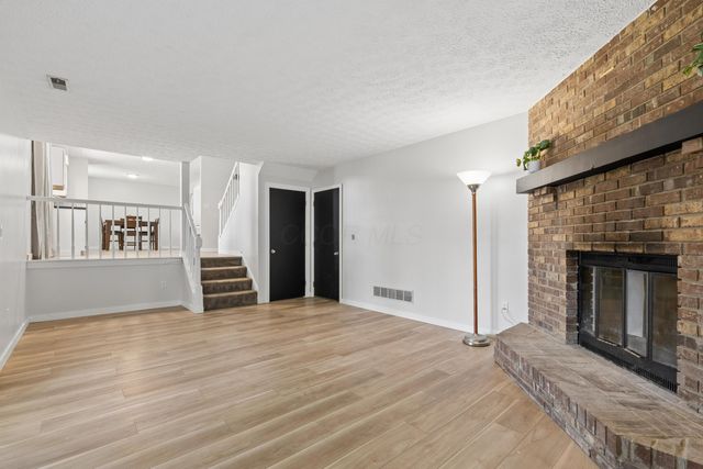 3614 Rochfort Bridge, Columbus, OH 43221