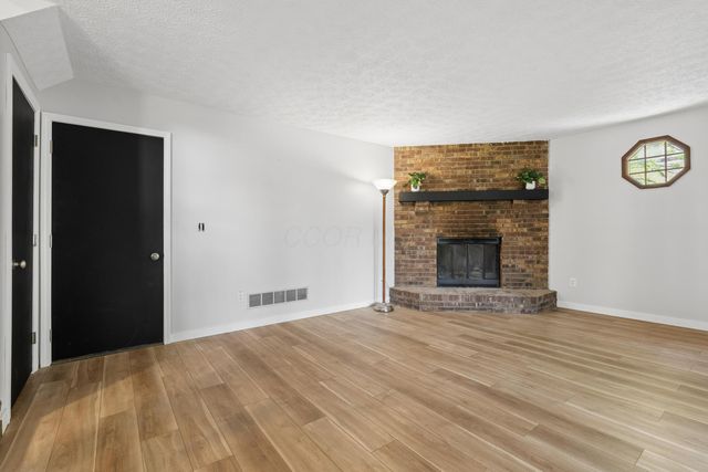 3614 Rochfort Bridge, Columbus, OH 43221