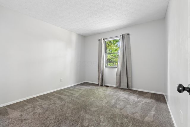 3614 Rochfort Bridge, Columbus, OH 43221
