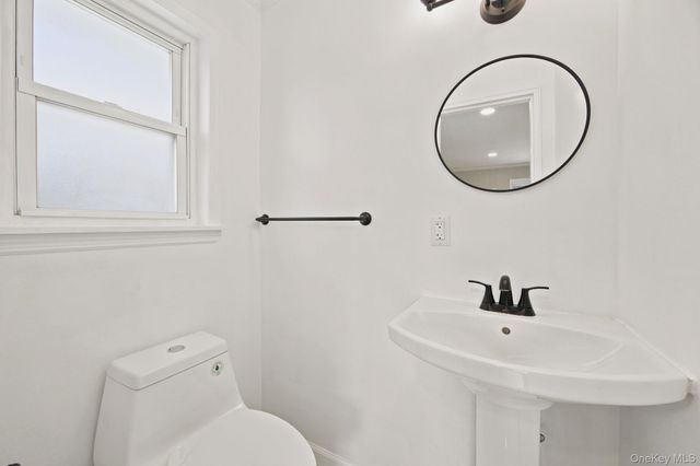 2811 Clearview Expressway, Bayside, NY 11360