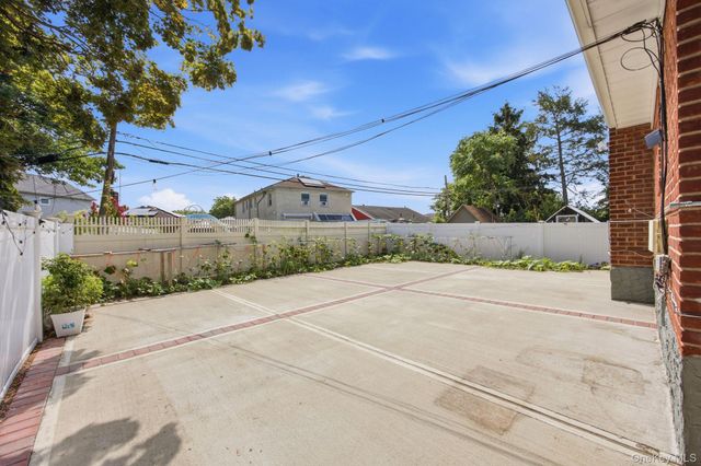 2811 Clearview Expressway, Bayside, NY 11360