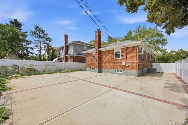 2811 Clearview Expressway, Bayside, NY 11360