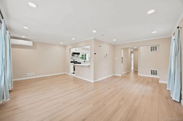2811 Clearview Expressway, Bayside, NY 11360