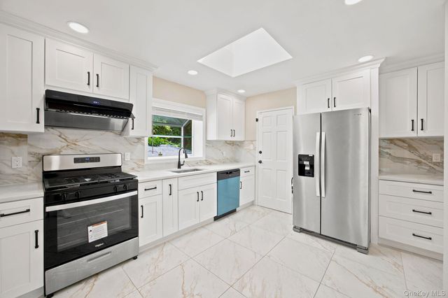 2811 Clearview Expressway, Bayside, NY 11360
