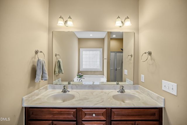 908 Sequoia Ridge Drive, Fuquay Varina, NC 27526