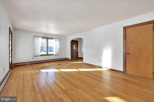 910 DEATRICH AVE, Middletown, PA 17057