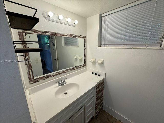 7841 Dunham Blvd 1, Miami, FL 33138