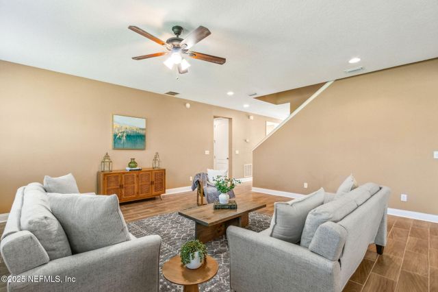 11470 GLENLAUREL OAKS Circle, Jacksonville, FL 32257