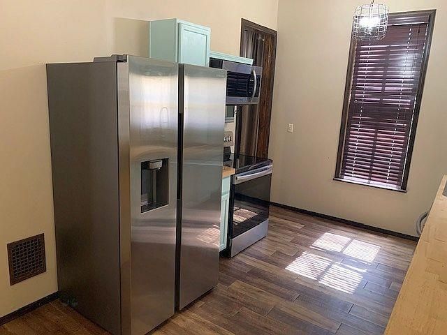 204 S Rothsay Ave, Minneapolis, KS 67467