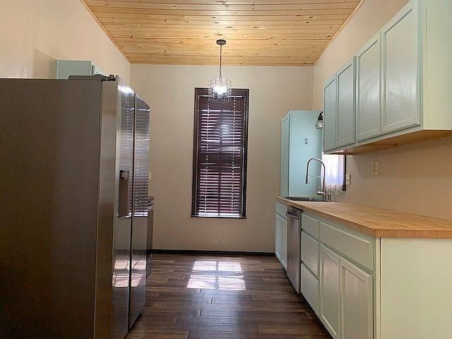 204 S Rothsay Ave, Minneapolis, KS 67467