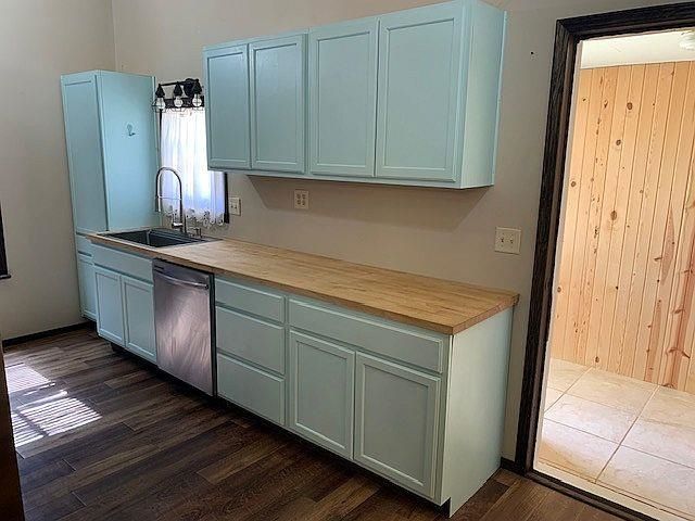 204 S Rothsay Ave, Minneapolis, KS 67467