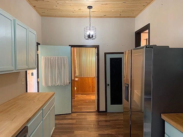 204 S Rothsay Ave, Minneapolis, KS 67467