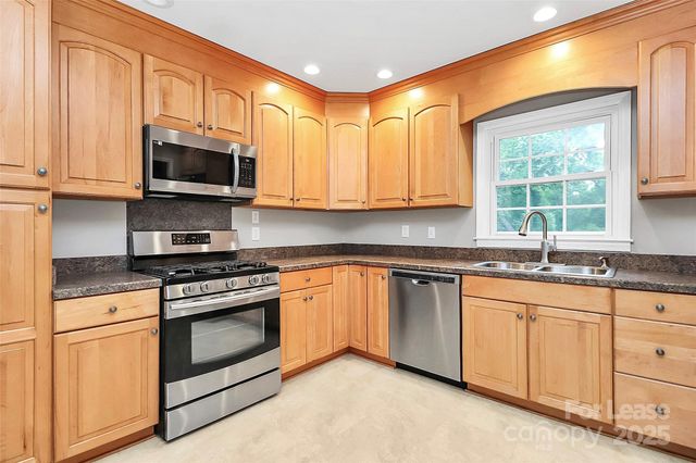 6908 Lancer Drive, Charlotte, NC 28226