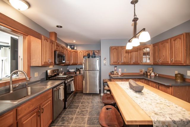 80 Rhode Island Avenue, Manchester, NH 03104
