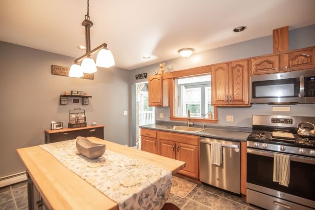 80 Rhode Island Avenue, Manchester, NH 03104