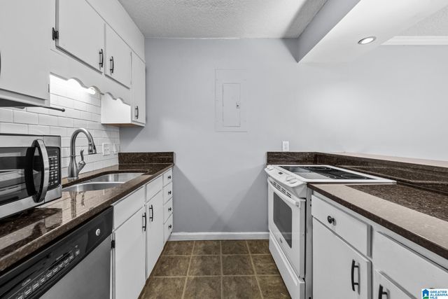 3350 ALTAMONT ROAD S, Birmingham, AL 35205