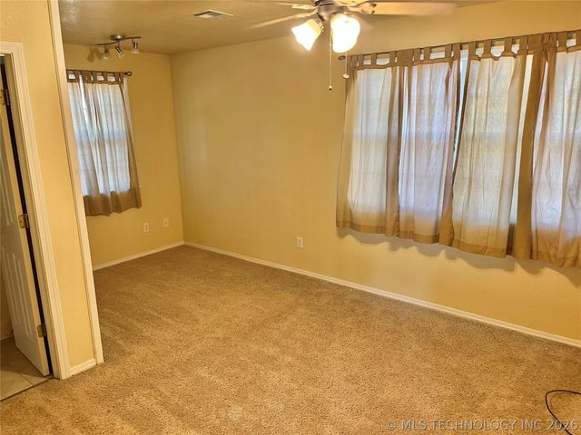 4783 Enos Road, Kingston, OK 73439